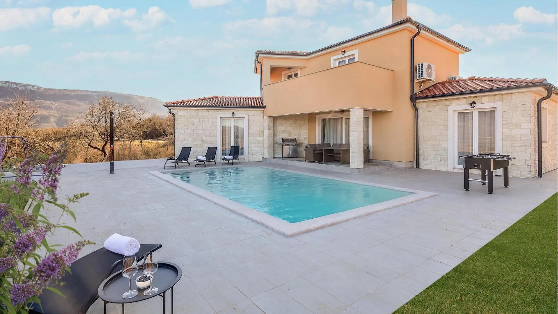 Lovely Home In Krsan With Outdoor Swimming Pool Croazia